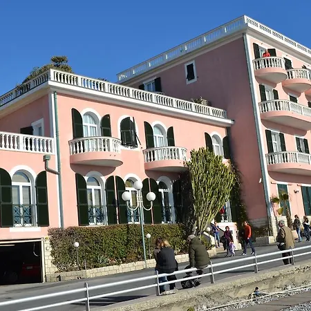 Piccolo Lido ホテル 4*