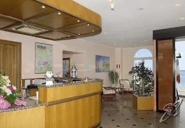 ホテル Piccolo Lido 4*