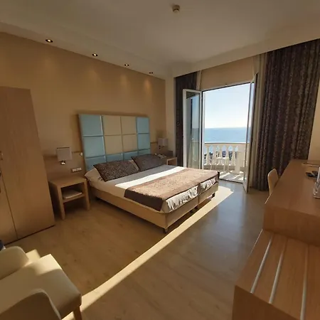 피콜로 리도 호텔 4*