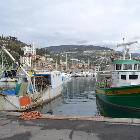 호텔 피콜로 리도 보르디게라