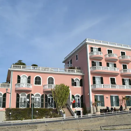 Otel Piccolo Lido 4*