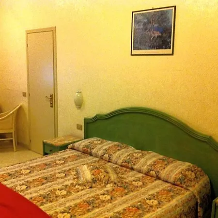Piccolo Lido 4*