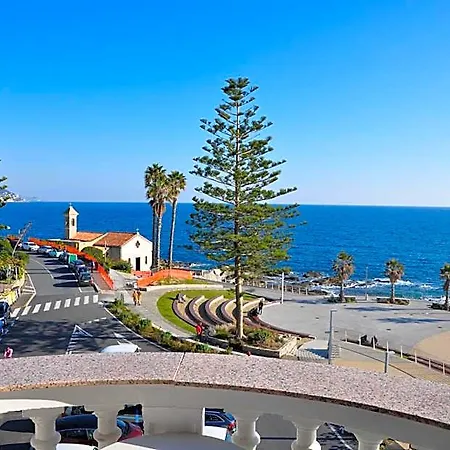 Piccolo Lido 4* בורדיגרה