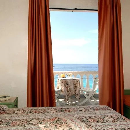 Piccolo Lido Otel 4*