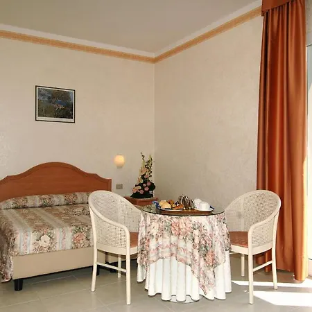 호텔 피콜로 리도 4*