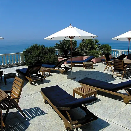 Piccolo Lido 4*