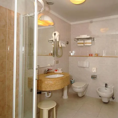 호텔 피콜로 리도 4*